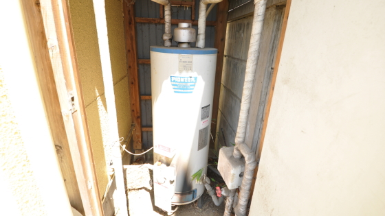 ヘアーサロン真様にて20年ほどご愛用された貯湯湯沸器GC-80E